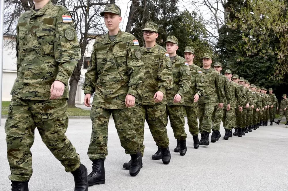 Gromovi nad Požegom: Prvi naraštaj ročnika prisegnuo uz prelet Rafala