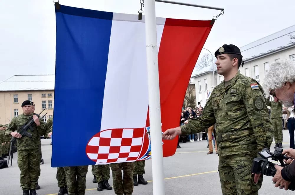 Gromovi nad Požegom: Prvi naraštaj ročnika prisegnuo uz prelet Rafala
