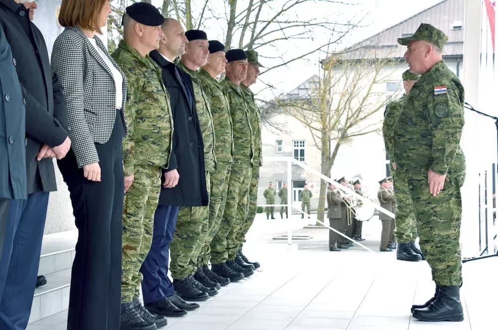 Gromovi nad Požegom: Prvi naraštaj ročnika prisegnuo uz prelet Rafala