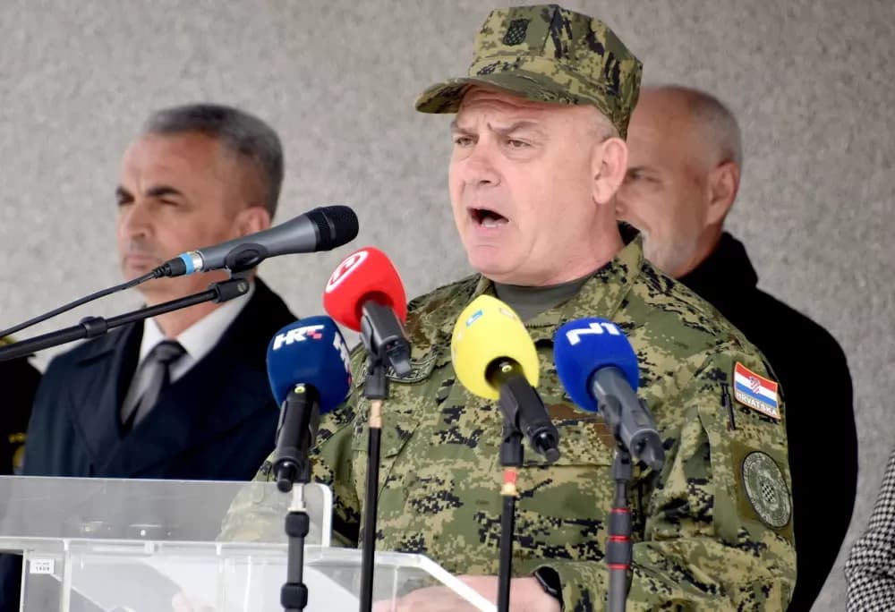 Gromovi nad Požegom: Prvi naraštaj ročnika prisegnuo uz prelet Rafala