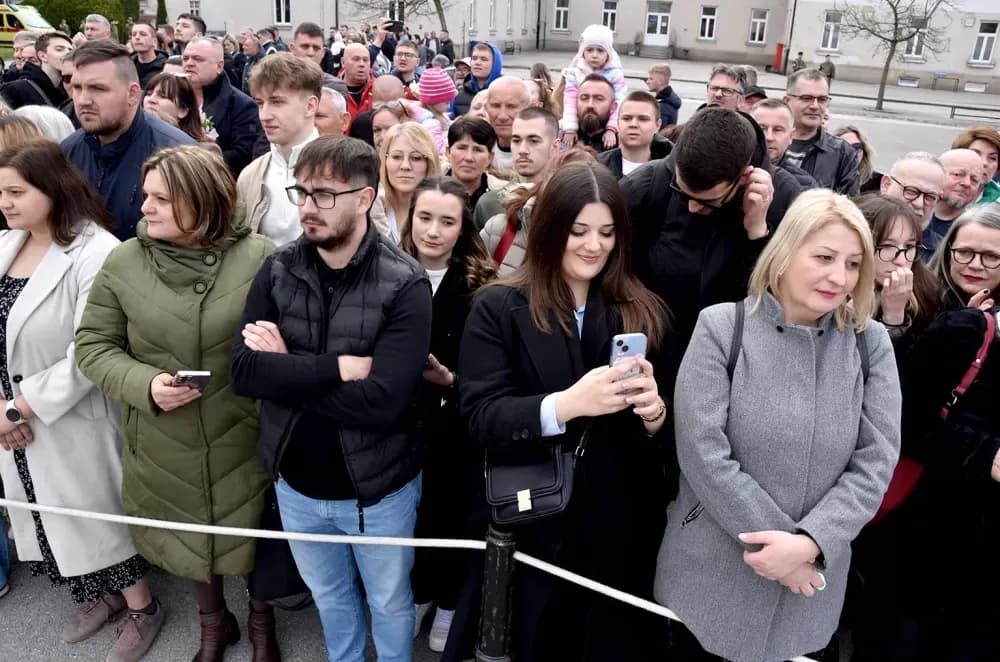 Gromovi nad Požegom: Prvi naraštaj ročnika prisegnuo uz prelet Rafala