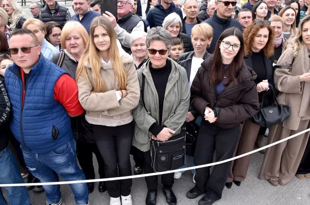 Gromovi nad Požegom: Prvi naraštaj ročnika prisegnuo uz prelet Rafala