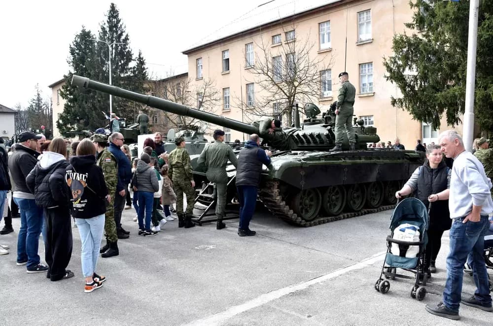 Gromovi nad Požegom: Prvi naraštaj ročnika prisegnuo uz prelet Rafala