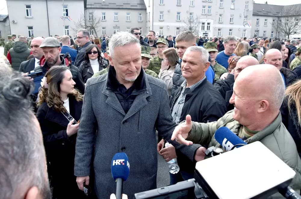 Povijesna prisega u Požegi: Među 400 ročnika i kći Marka Perkovića Thompsona