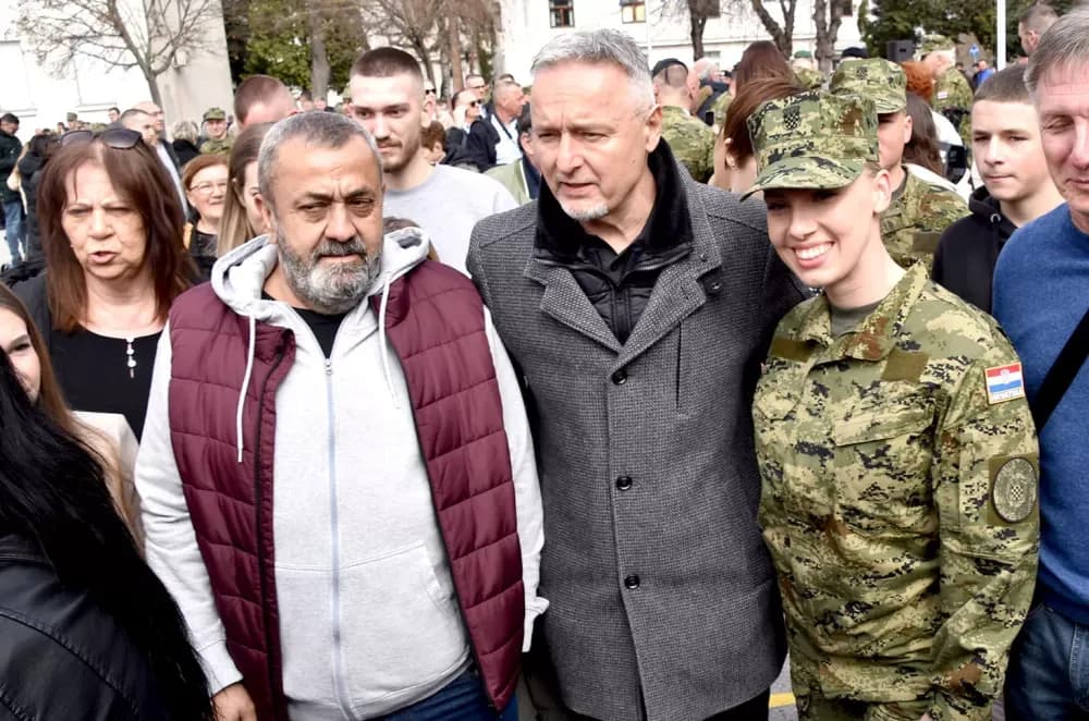 Povijesna prisega u Požegi: Među 400 ročnika i kći Marka Perkovića Thompsona