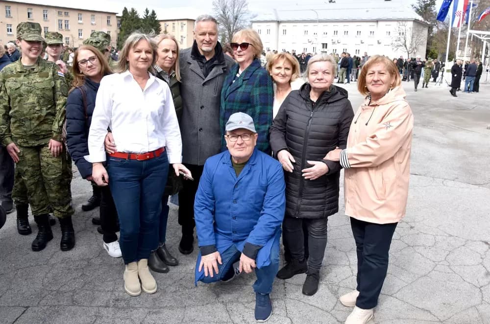 Povijesna prisega u Požegi: Među 400 ročnika i kći Marka Perkovića Thompsona