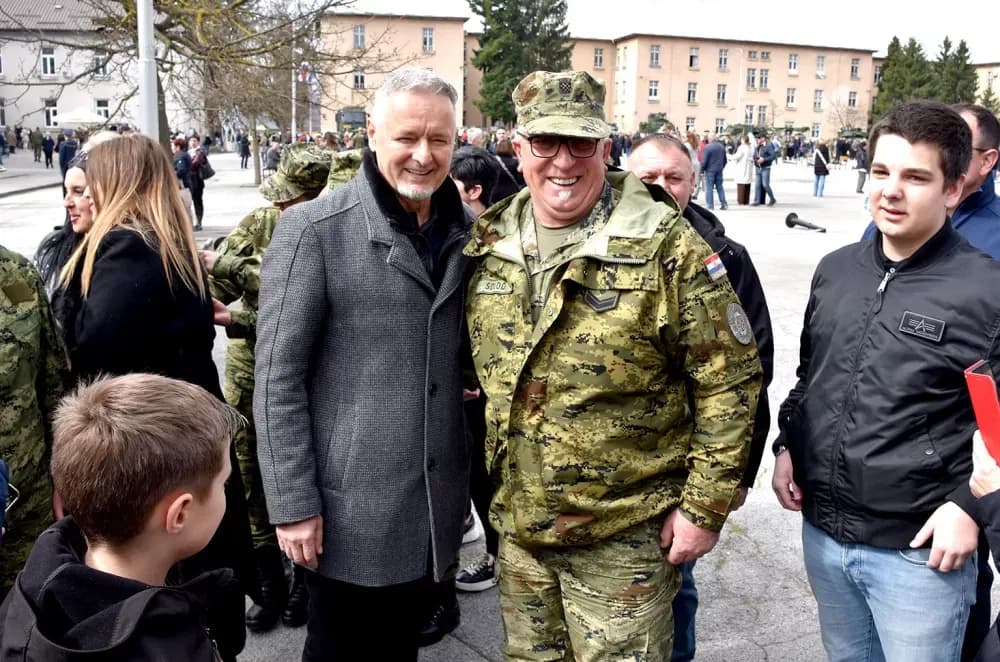 Povijesna prisega u Požegi: Među 400 ročnika i kći Marka Perkovića Thompsona