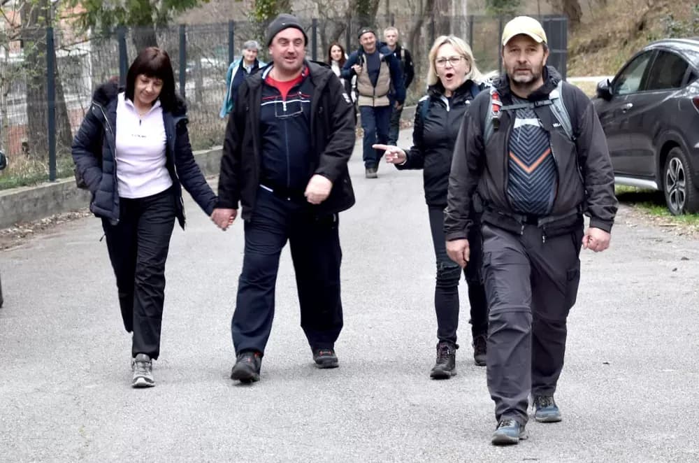Planinarska rapsodija u Velikoj: Više od 250 planinara otvorilo „Papučke jaglace“