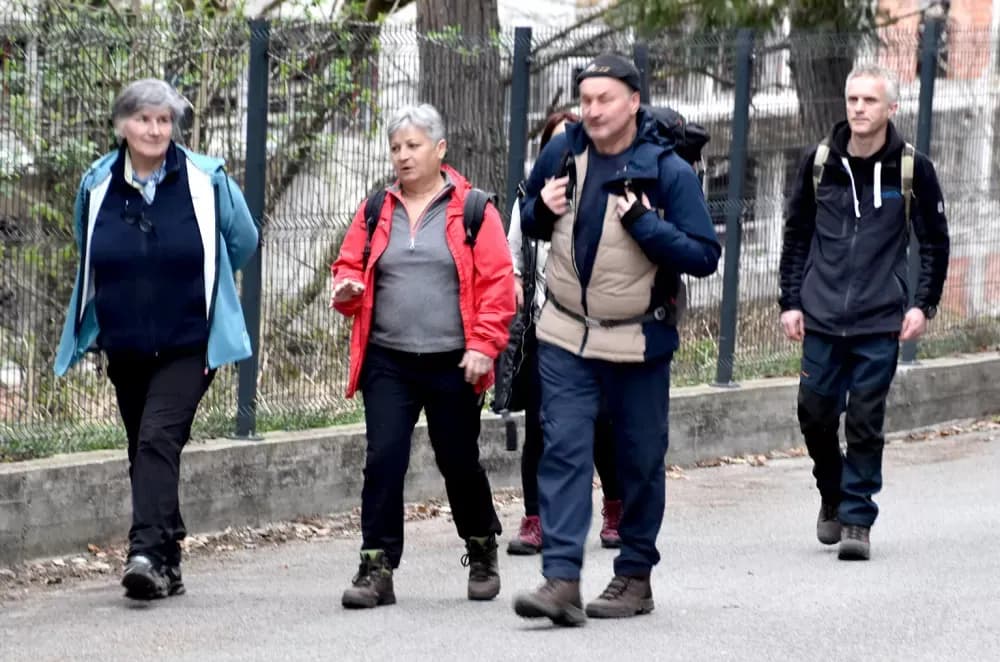 Planinarska rapsodija u Velikoj: Više od 250 planinara otvorilo „Papučke jaglace“