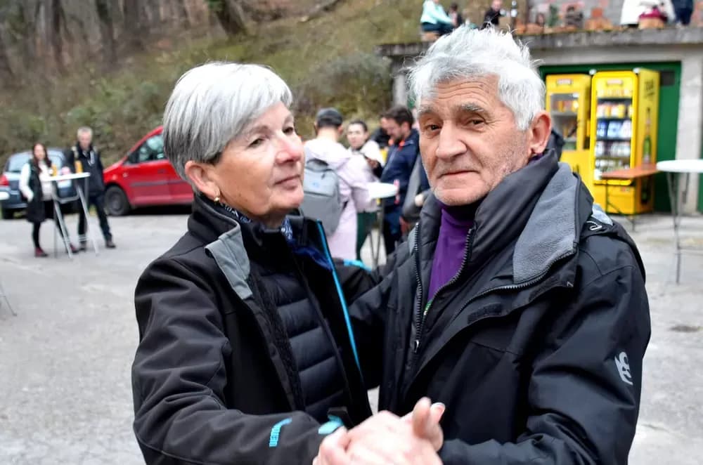 Planinarska rapsodija u Velikoj: Više od 250 planinara otvorilo „Papučke jaglace“
