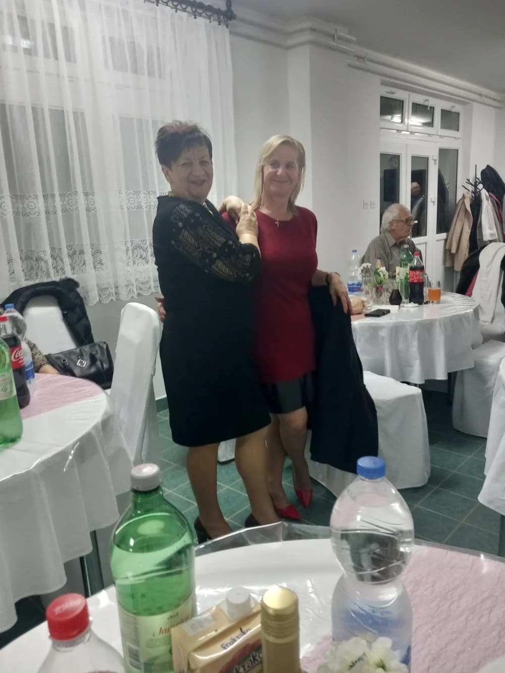 Sve Kate su na zabavi u Velikoj za imendan dobile poklone