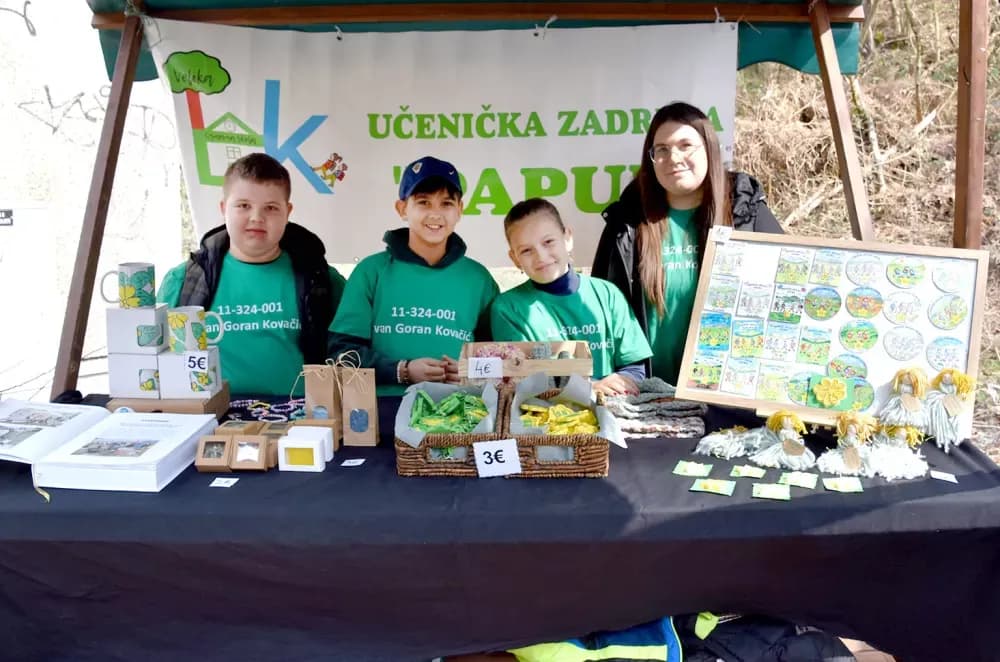 Tisuće planinara na Papučkim jaglacima pohode sedam staza