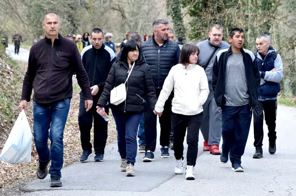 Tisuće planinara na Papučkim jaglacima pohode sedam staza
