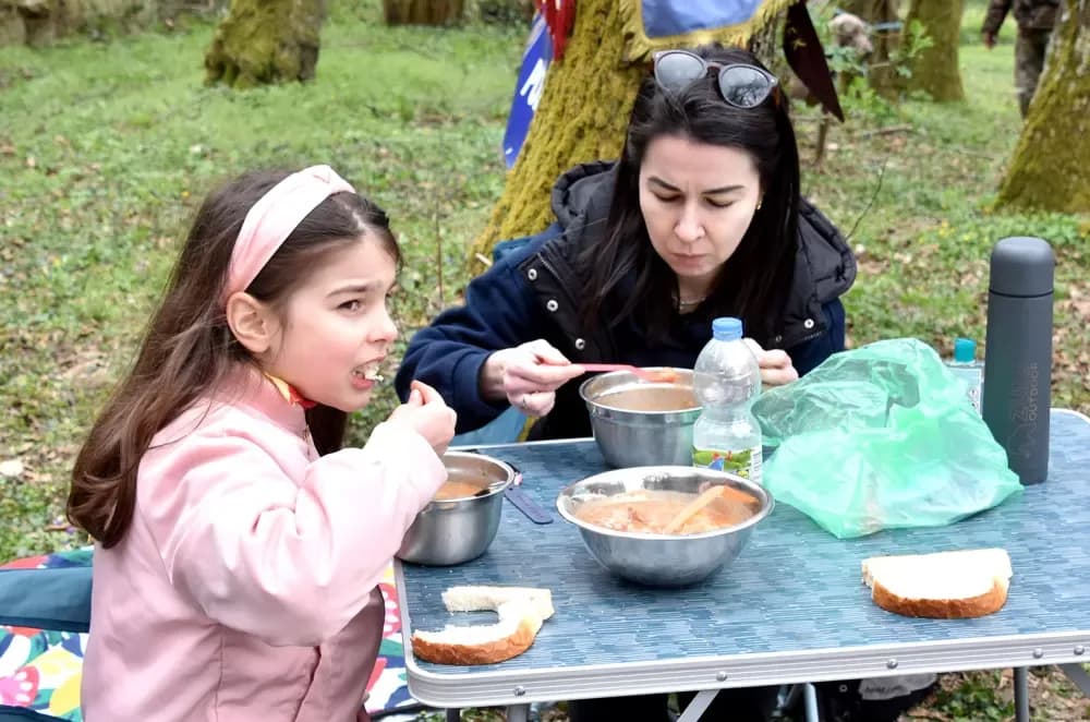 IZVIĐAČKI POZDRAV PROLJEĆU: Više od 120 izviđača preplavilo Papuk uz miris graha i pjesmu
