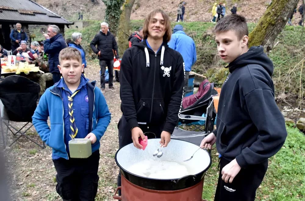 IZVIĐAČKI POZDRAV PROLJEĆU: Više od 120 izviđača preplavilo Papuk uz miris graha i pjesmu