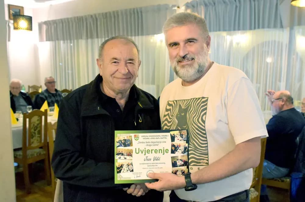 KAPTOLAČKI VINARI USPJEŠNO ZAVRŠILI ZIMSKU ŠKOLU: Kroz čašu prošlo 68 uzoraka, slijedi put u BiH