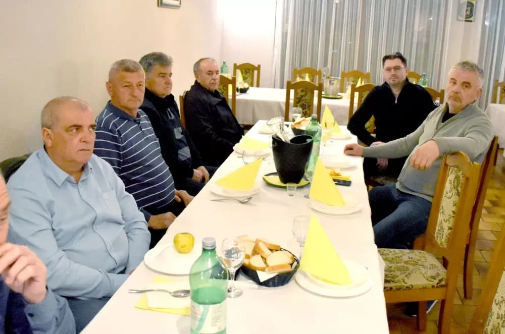 KAPTOLAČKI VINARI USPJEŠNO ZAVRŠILI ZIMSKU ŠKOLU: Kroz čašu prošlo 68 uzoraka, slijedi put u BiH