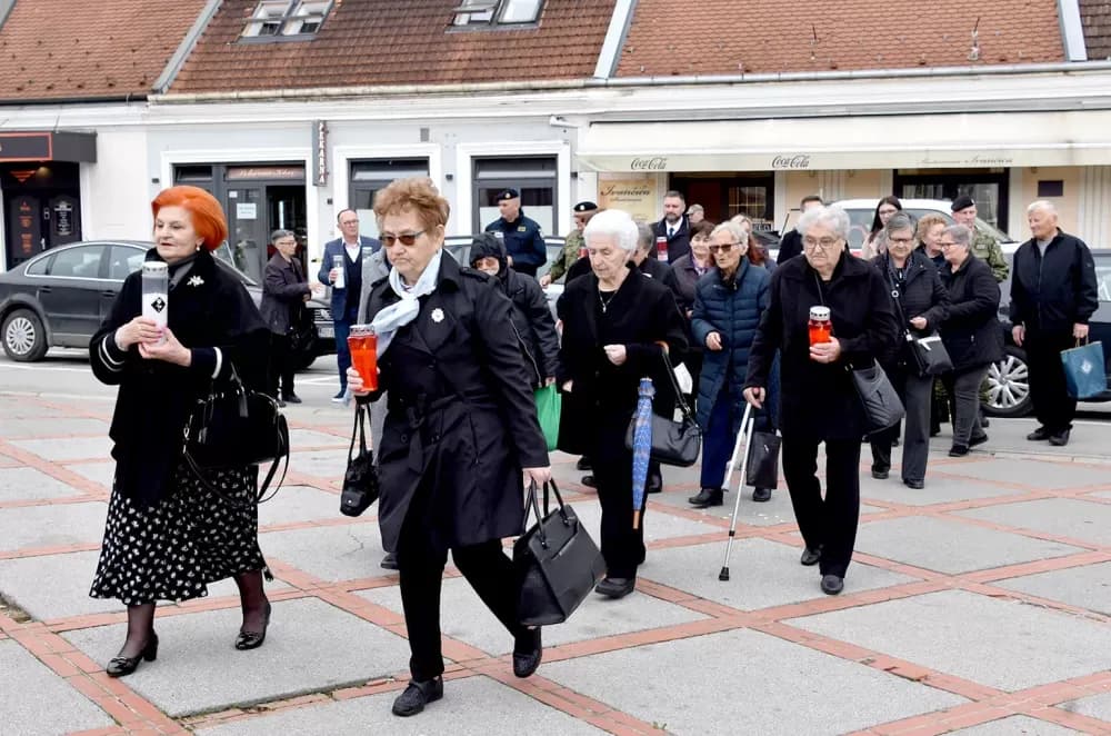 Roditelji poginulih branitelja požeškog kraja posjetili dvije bojišnice - jednu izvan naše zemlje