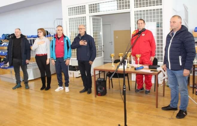 MEMORIJALNI STOLNOTENISKI TURNIR “ROBERT SESAR“: Prvo mjesto i pehar osvojio STK Brestovac