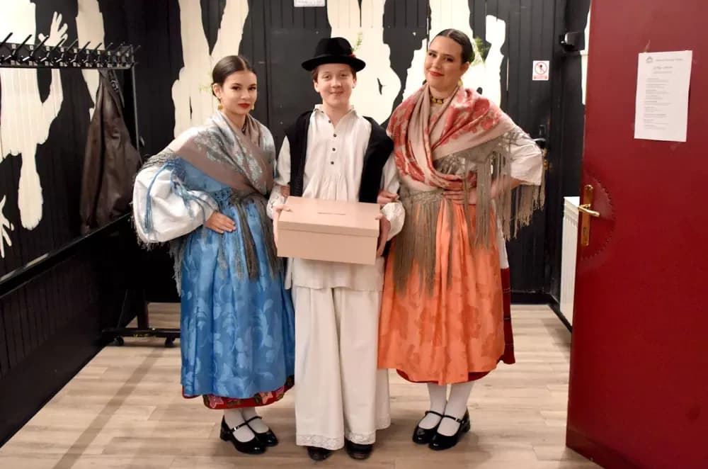 „Oj, Požego, u tebi je lipo“: Večer folklora i prijateljstva u požeškom kazalištu