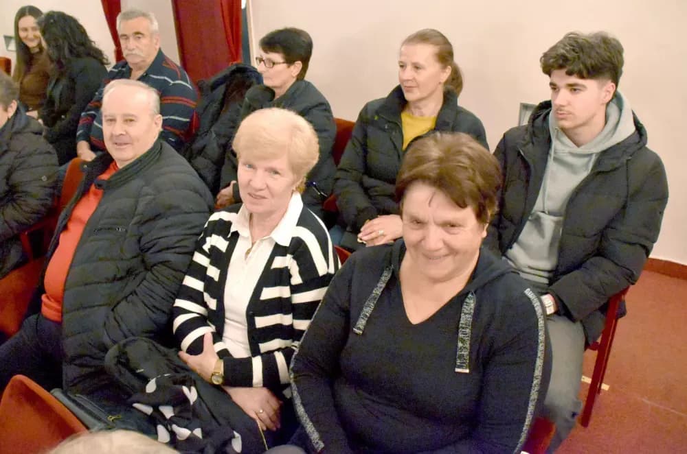 „Oj, Požego, u tebi je lipo“: Večer folklora i prijateljstva u požeškom kazalištu