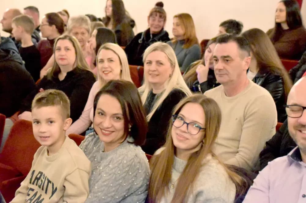 „Oj, Požego, u tebi je lipo“: Večer folklora i prijateljstva u požeškom kazalištu