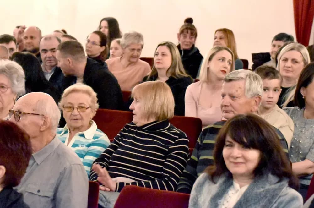 „Oj, Požego, u tebi je lipo“: Večer folklora i prijateljstva u požeškom kazalištu