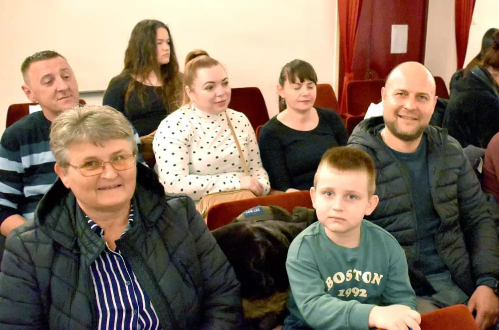 „Oj, Požego, u tebi je lipo“: Večer folklora i prijateljstva u požeškom kazalištu