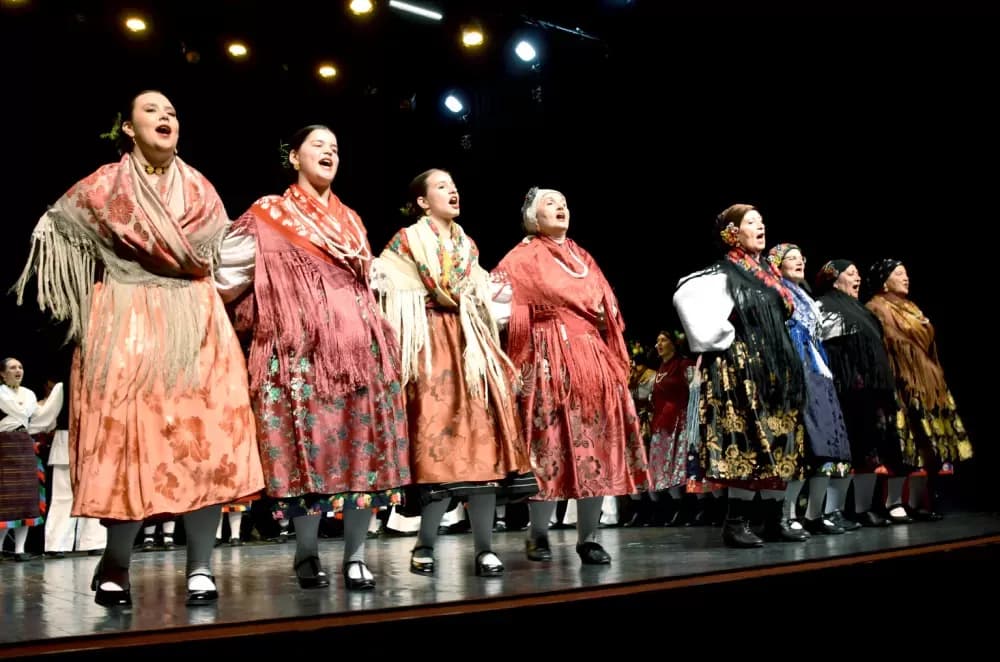 „Oj, Požego, u tebi je lipo“: Večer folklora i prijateljstva u požeškom kazalištu