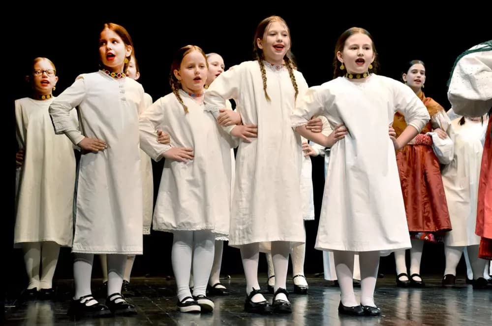 „Oj, Požego, u tebi je lipo“: Večer folklora i prijateljstva u požeškom kazalištu