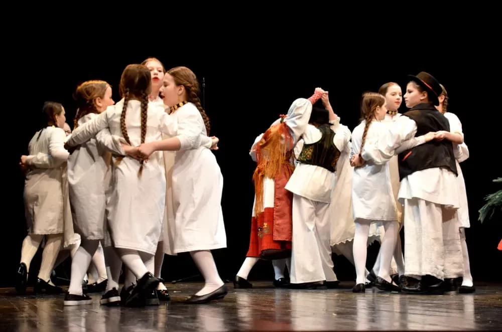 „Oj, Požego, u tebi je lipo“: Večer folklora i prijateljstva u požeškom kazalištu