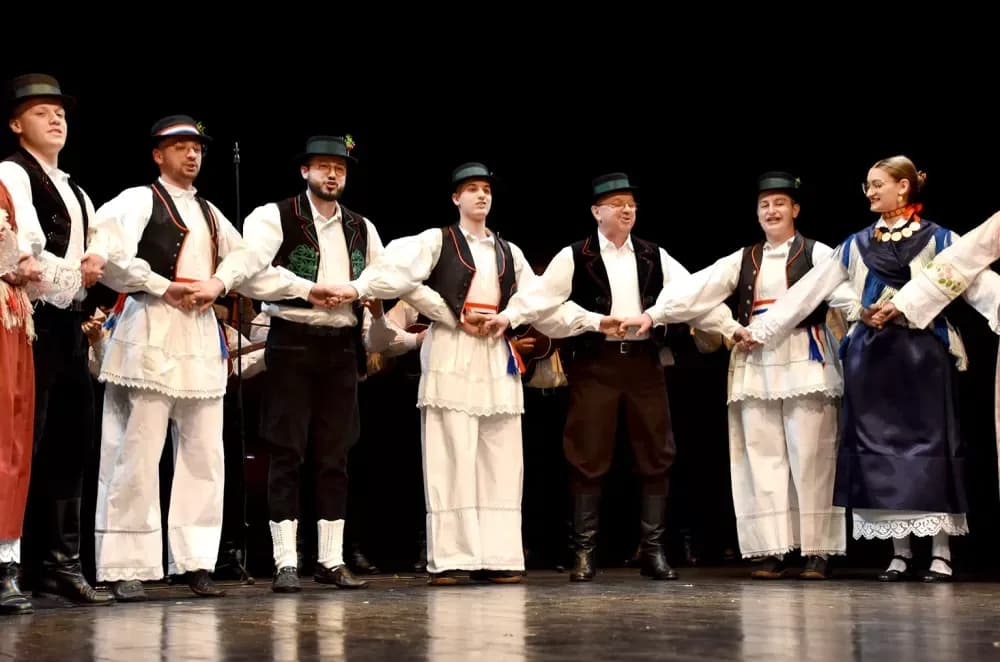 „Oj, Požego, u tebi je lipo“: Večer folklora i prijateljstva u požeškom kazalištu
