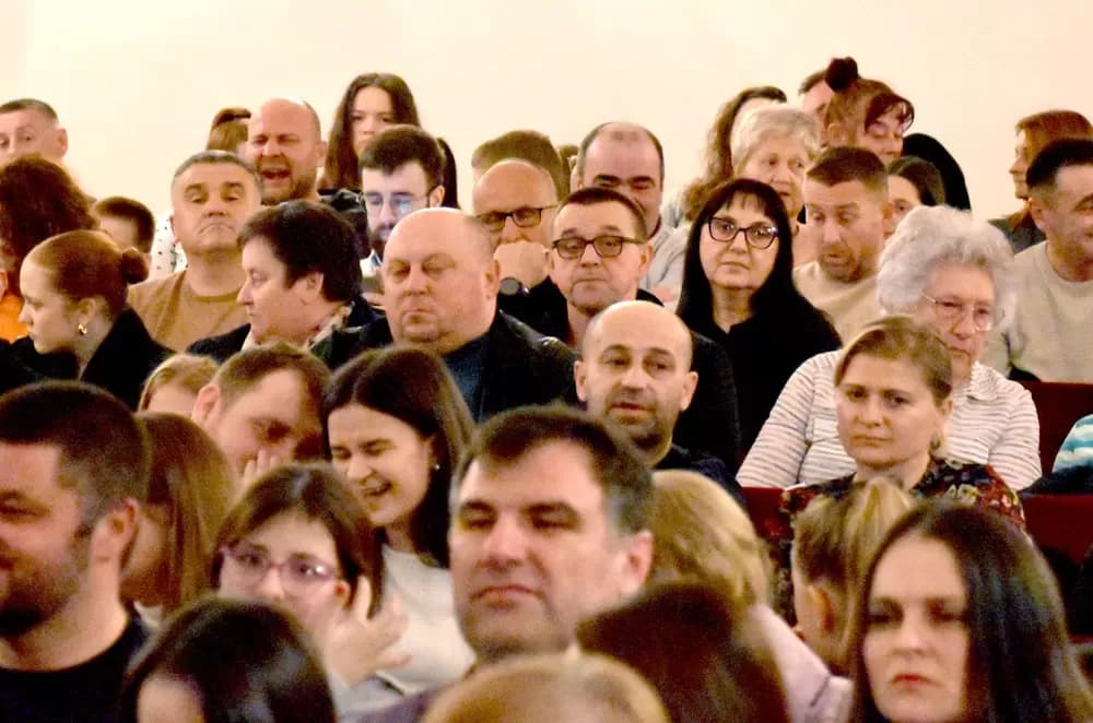 „Oj, Požego, u tebi je lipo“: Večer folklora i prijateljstva u požeškom kazalištu