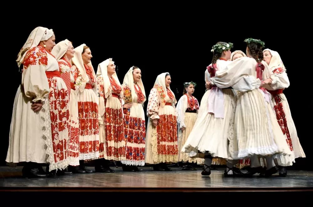 „Oj, Požego, u tebi je lipo“: Večer folklora i prijateljstva u požeškom kazalištu