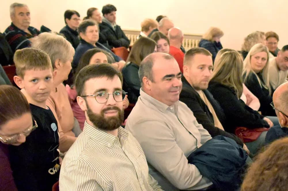 „Oj, Požego, u tebi je lipo“: Večer folklora i prijateljstva u požeškom kazalištu