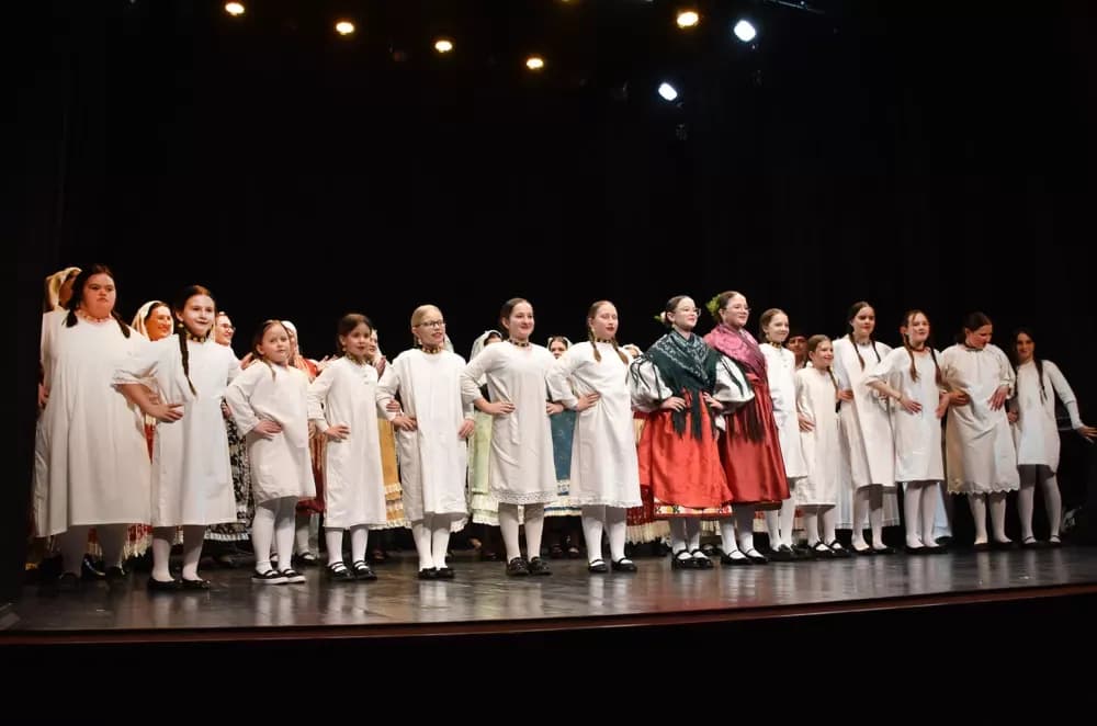 „Oj, Požego, u tebi je lipo“: Večer folklora i prijateljstva u požeškom kazalištu