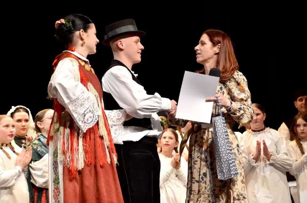 „Oj, Požego, u tebi je lipo“: Večer folklora i prijateljstva u požeškom kazalištu