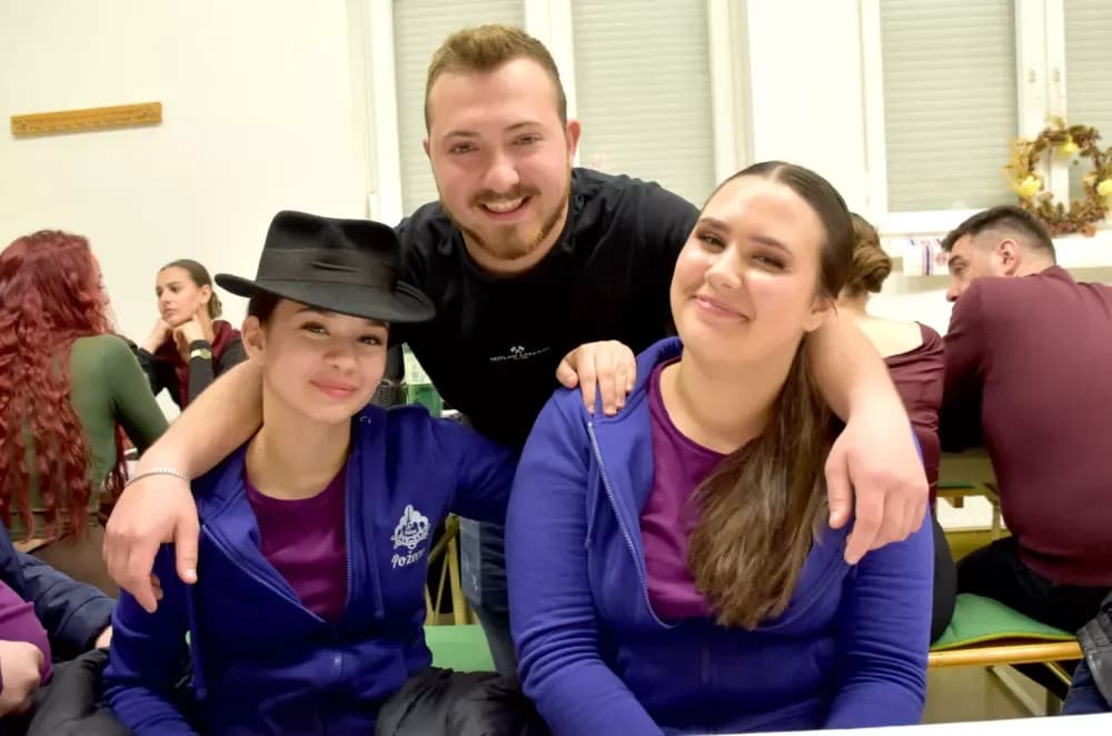 „Oj, Požego, u tebi je lipo“: Večer folklora i prijateljstva u požeškom kazalištu