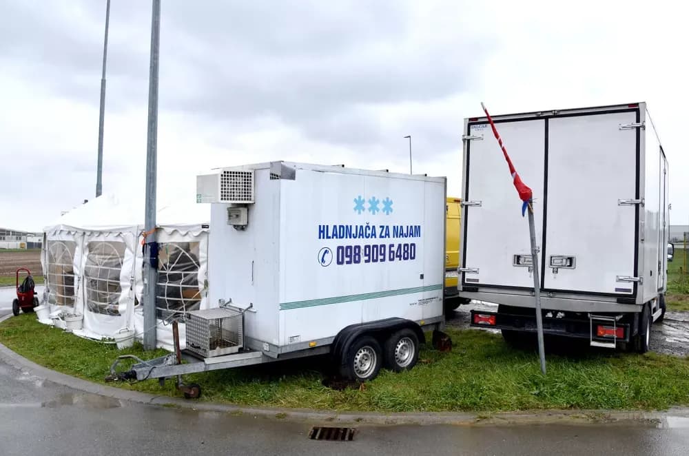 OTPOR KOJI NI NEVRIJEME NE SLAMA: Kutjevčanke na prvoj liniji blokade kompostane, rođendan slavljen pod udarima vjetra