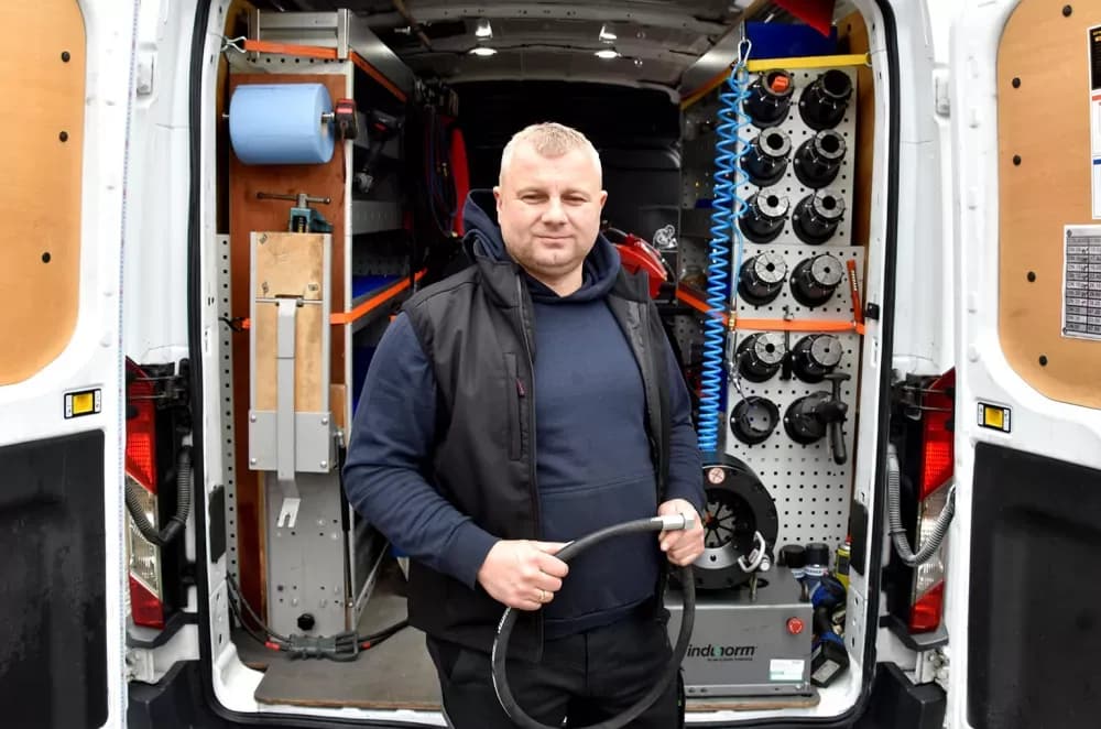 POVRATAK IZ NJEMAČKE U RODNI KAPTOL: Dario Matešić otvorio mobilni servis koji „spašava“ gradilišta i šume