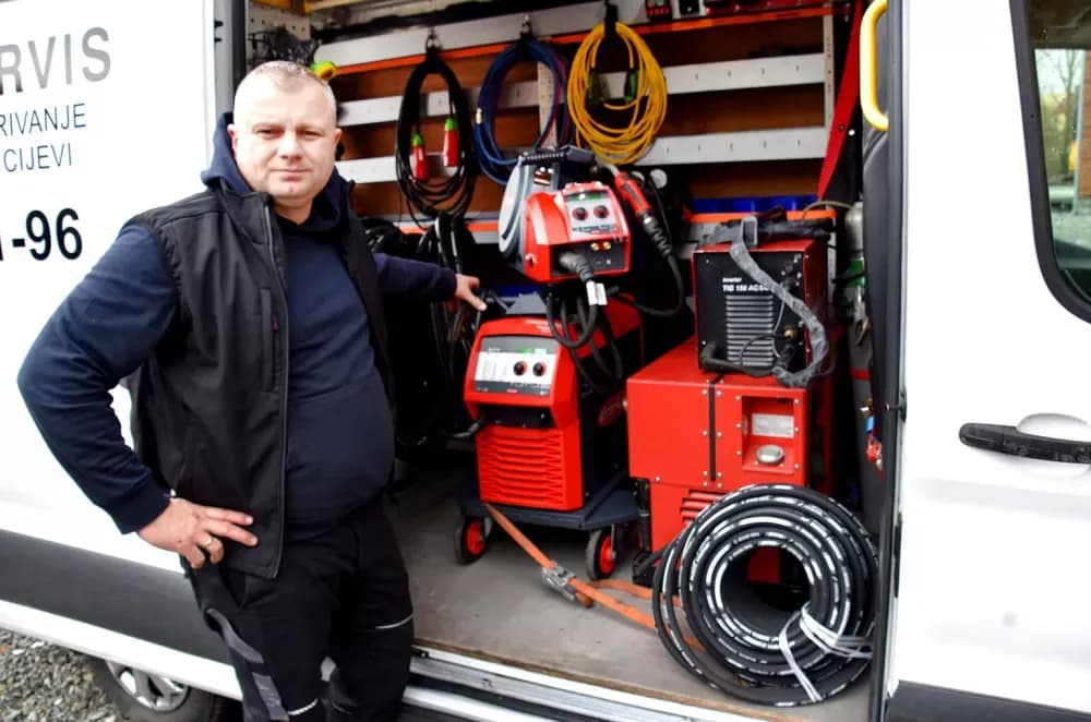 POVRATAK IZ NJEMAČKE U RODNI KAPTOL: Dario Matešić otvorio mobilni servis koji „spašava“ gradilišta i šume