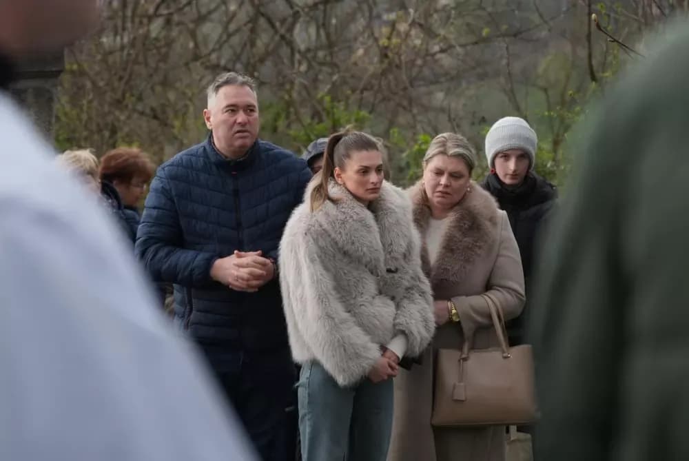 Križni put na požeškoj Kalvariji okupio brojne vjernike na Veliki petak