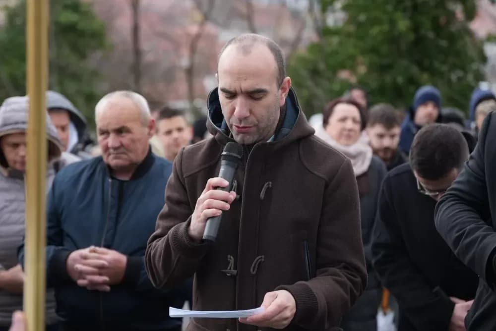 Križni put na požeškoj Kalvariji okupio brojne vjernike na Veliki petak