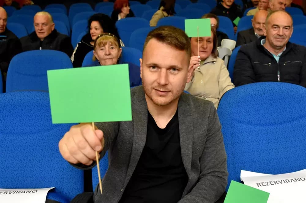 OSNOVANA UDRUGA „EKO KUTJEVO“: Školski primjer građanske inicijative uz prepunu dvoranu i zelene zastavice
