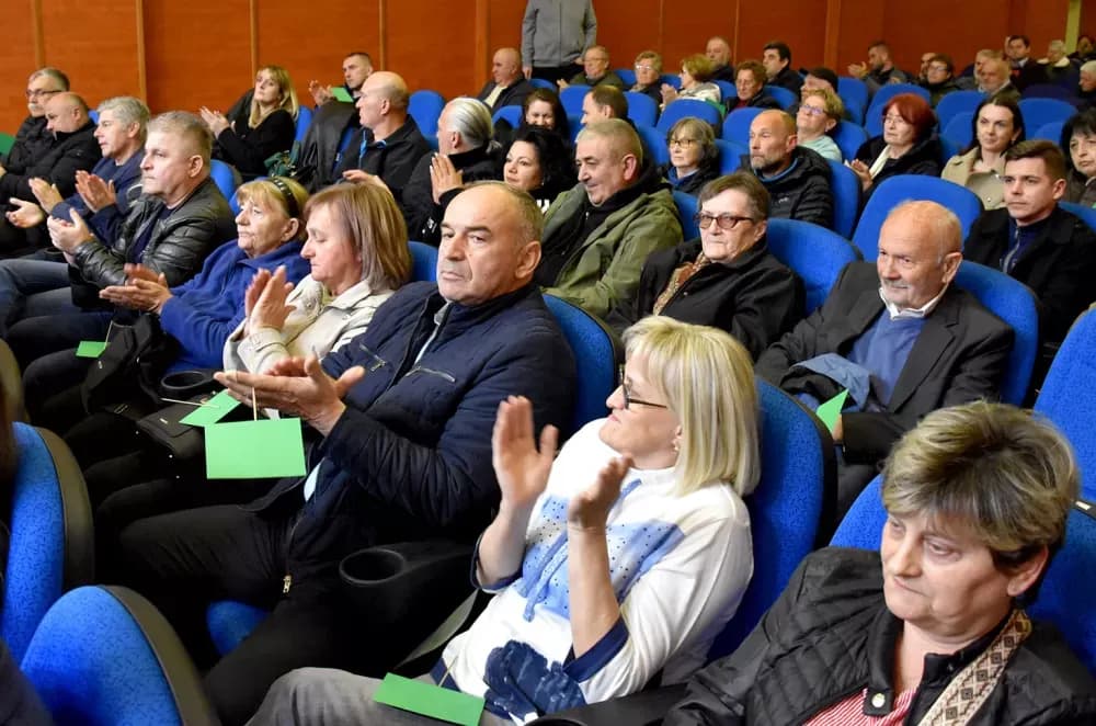 OSNOVANA UDRUGA „EKO KUTJEVO“: Školski primjer građanske inicijative uz prepunu dvoranu i zelene zastavice