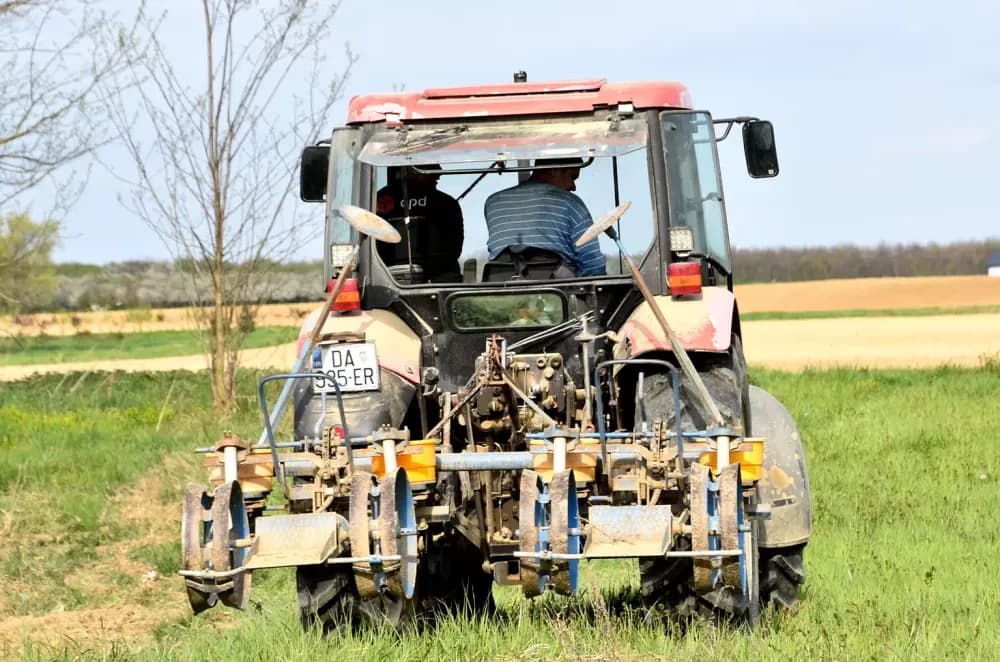 Krenula sjetva kukuruza u Požeštini: Idealni uvjeti na poljima, ali ratare brine suša i skupo gnojivo