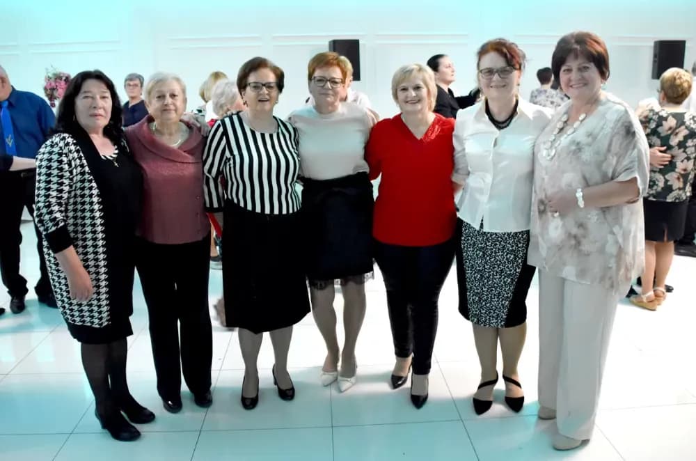 Plesna tradicija se nastavlja: Više od stotinu plesača ispunilo dvoranu Gloria