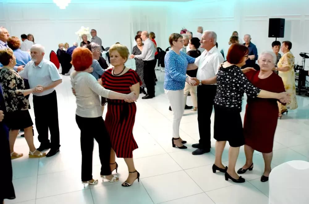 Plesna tradicija se nastavlja: Više od stotinu plesača ispunilo dvoranu Gloria