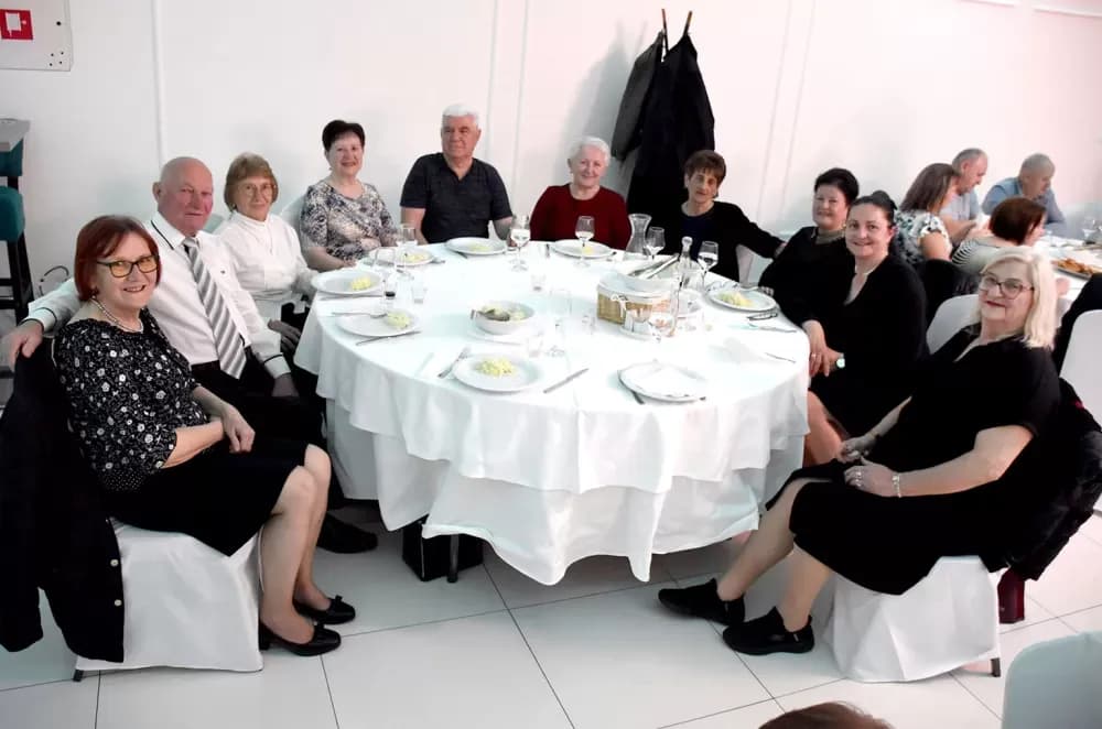 Plesna tradicija se nastavlja: Više od stotinu plesača ispunilo dvoranu Gloria