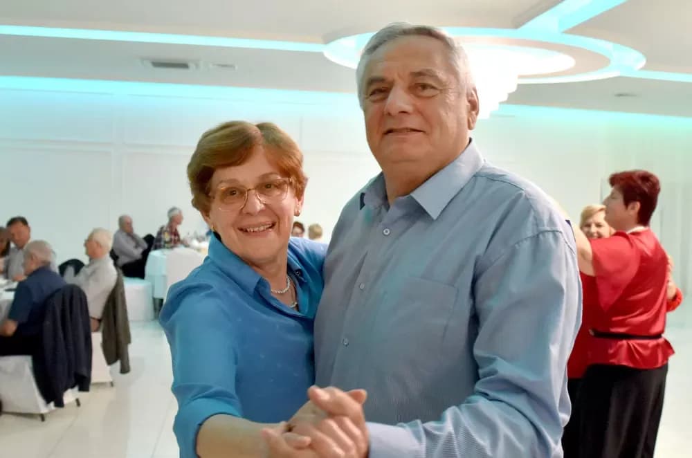 Plesna tradicija se nastavlja: Više od stotinu plesača ispunilo dvoranu Gloria
